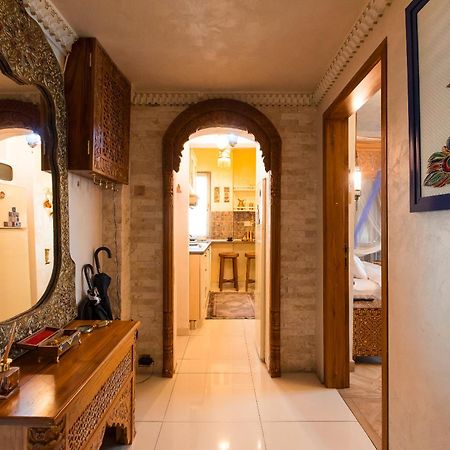 Hidden Gem Antique Apt With Stunning City Views Bukarest Exteriör bild