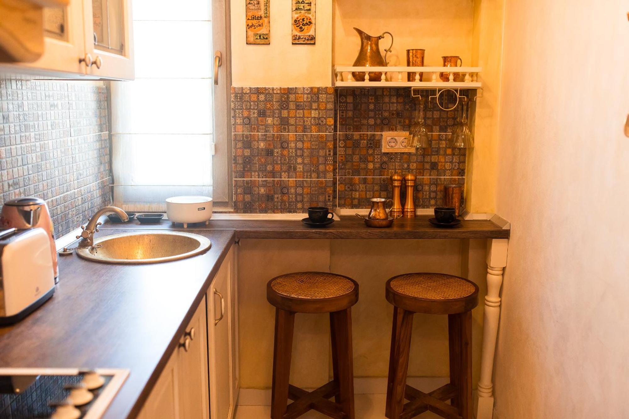Hidden Gem Antique Apt With Stunning City Views Bukarest Exteriör bild