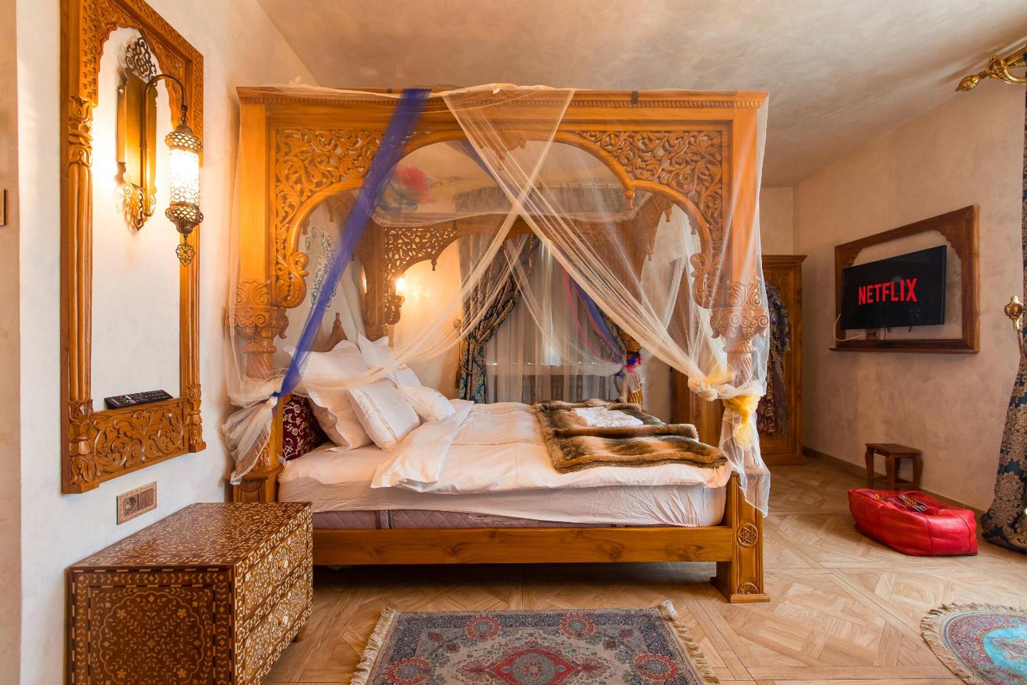 Hidden Gem Antique Apt With Stunning City Views Bukarest Exteriör bild